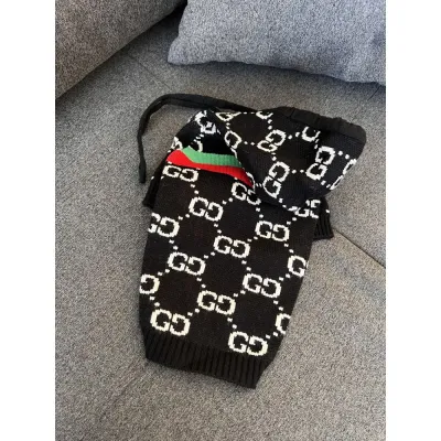 В'язана кофта для собак GUCCI з капюшоном на шнурках, зелено-червона смуга на спинці, чорна