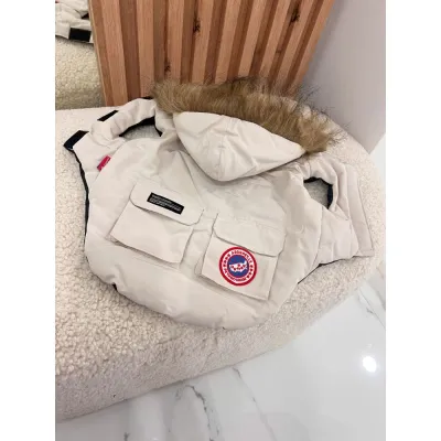 Зимова жилетка для собак CANADA GOOSE з капюшоном, на пуху, бежева