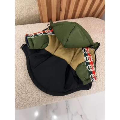 Зимова куртка для собак GUCCI з капюшоном на змійці, зелена