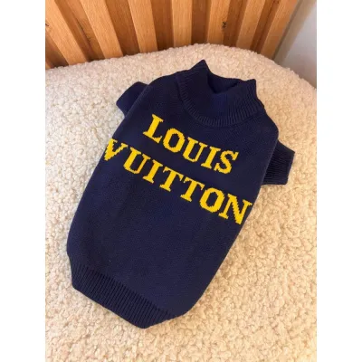 Светр для собак Louis Vuitton із жовтими літерами, синій