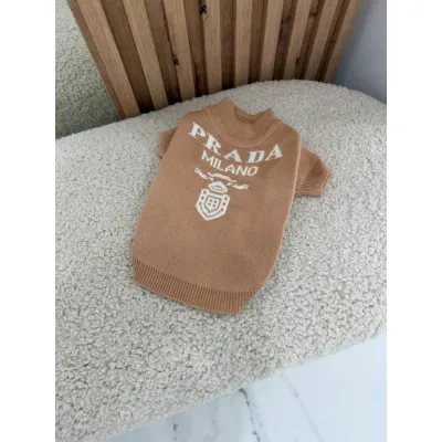 Светр для собак PRADA з логотипом на спині, білий, бежевий