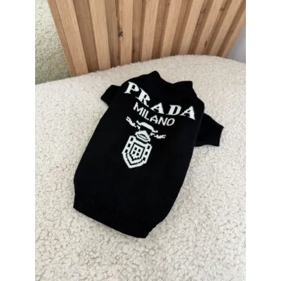 Светр для собак PRADA з логотипом на спині, білий, чорний