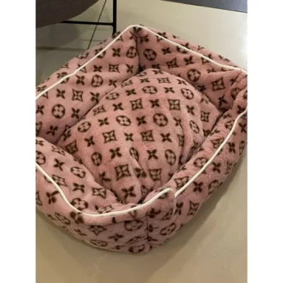 Лежанка для собак и кошек Louis Vuitton мягкий искусственный мех, розовая